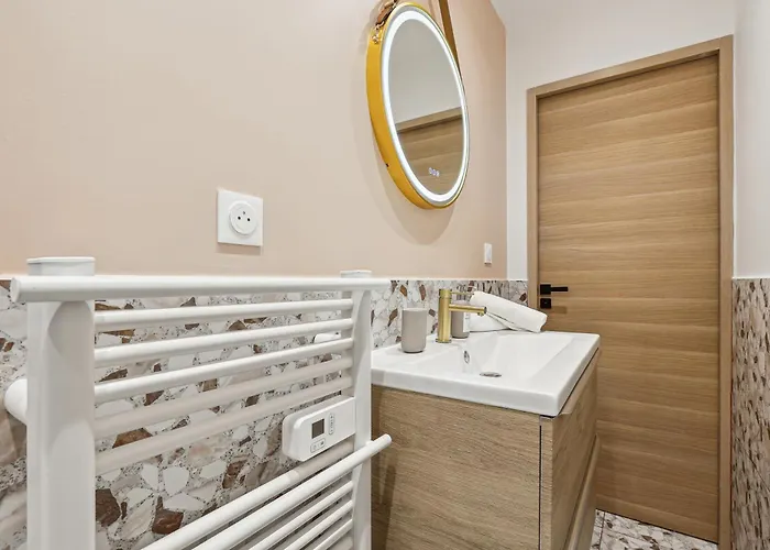 Lavie Maison Hot Tub Seaside Flat *