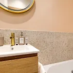 Lavie Maison Hot Tub Seaside Flat Апартаменты *